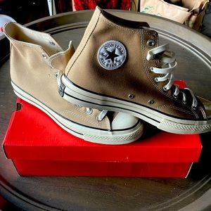 Brown Converse all star